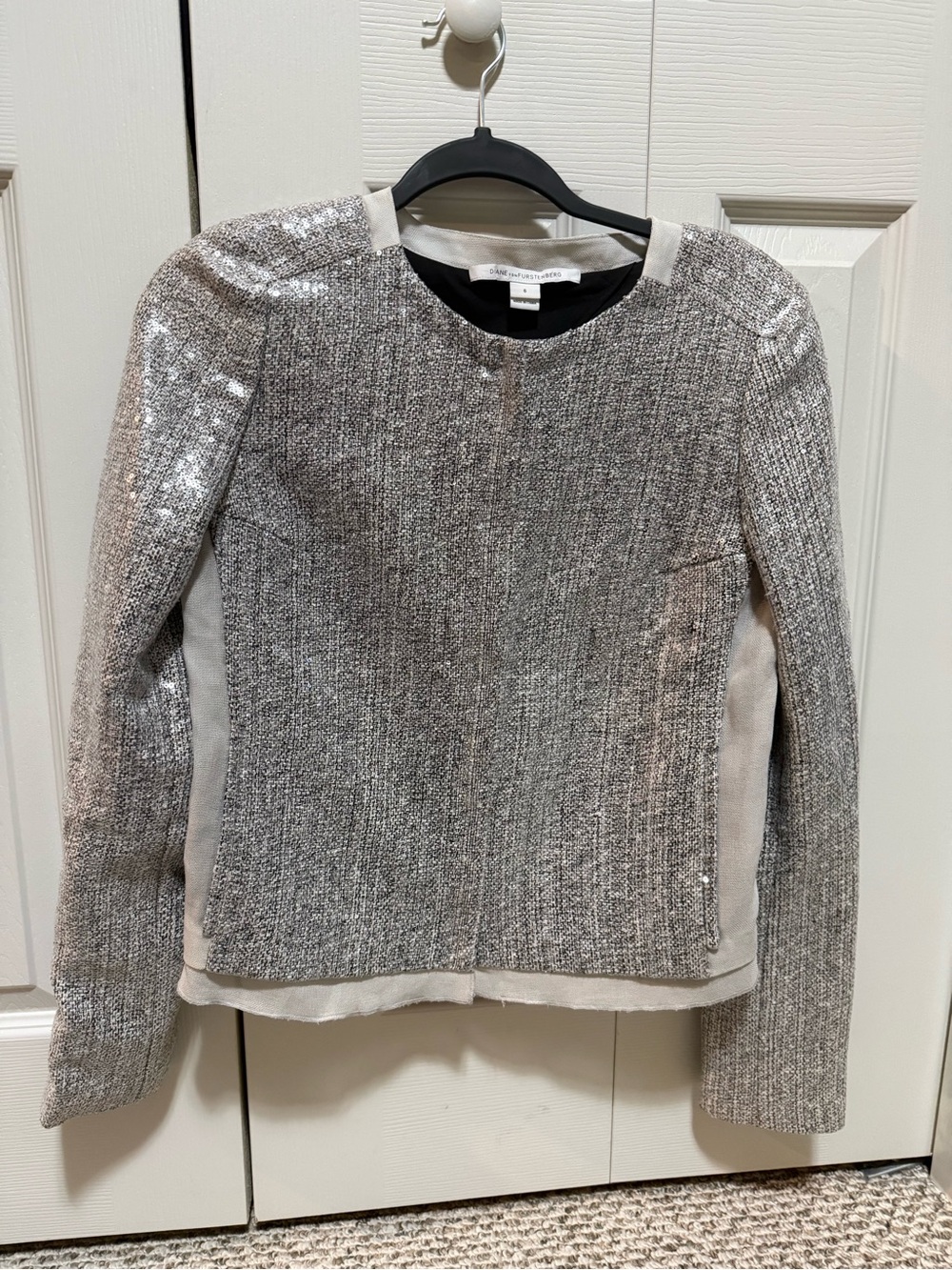 Diane Von Furstenberg Sz. 6 worm under 5x’s Silver Metal Tweed tamali blazer EUC